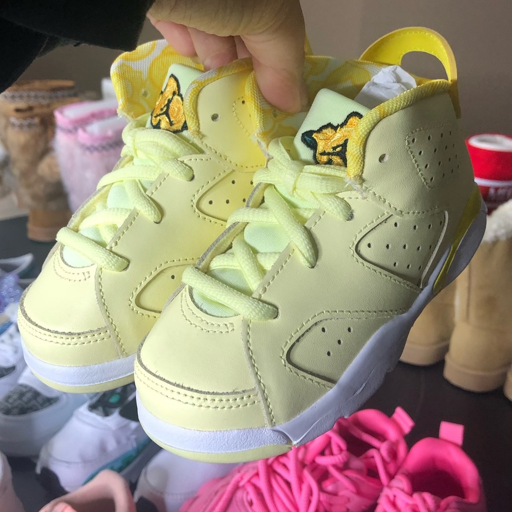 Air Jordan 6 Retroo GT Cintron Tint
Size 8c